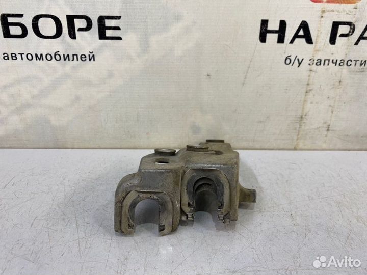 Кронштейн троса кпп Kia Rio 3 седан 1.4 2015