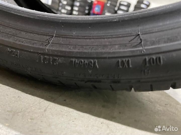 Pirelli P Zero PZ4 285/30 R21 100Y