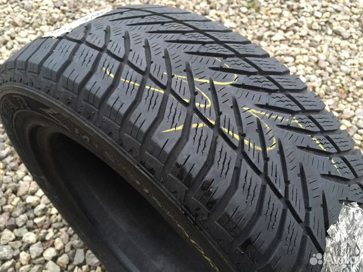 Goodyear UltraGrip 215/60 R17