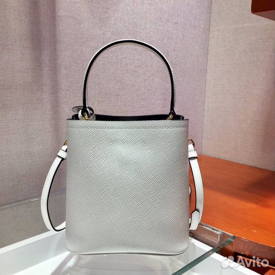 Prada сумочка кожа