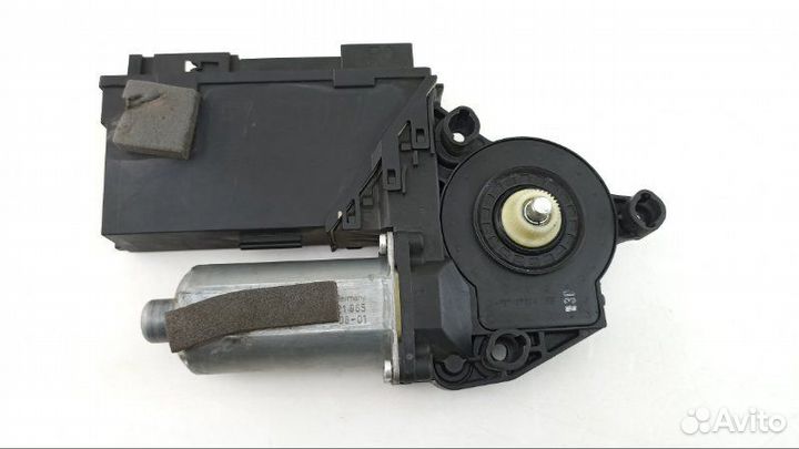 Мотор стеклоподъемника передний правый Volkswagen