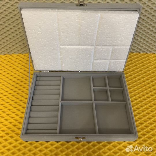 Шкатулка для ювелирных изделий новая