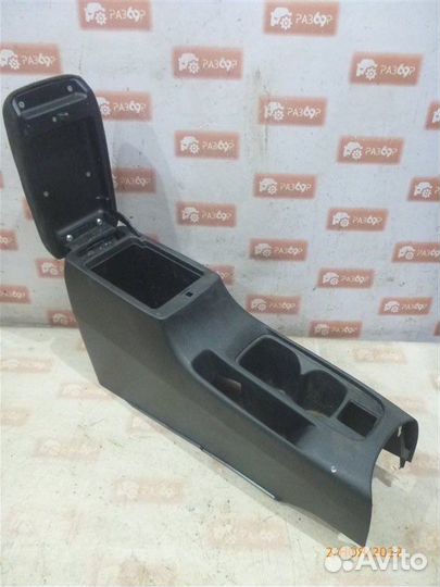 Консоль между сидений Mitsubishi Lancer CS3A 4G18