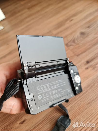 Sony NEX-F3 Компактная камера с поворотным экраном