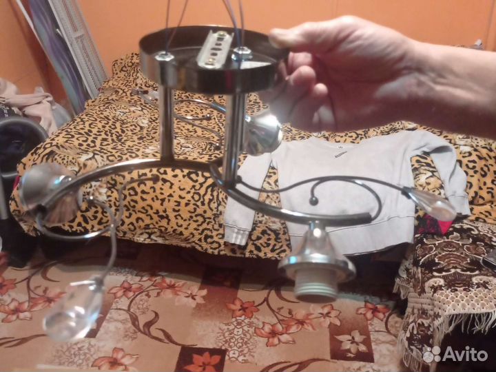 Люстры новые