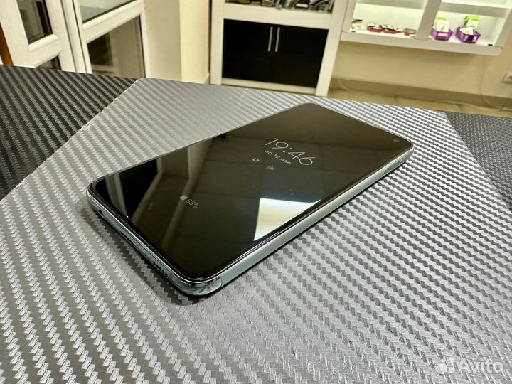 Samsung Galaxy S10e, 6/128 ГБ