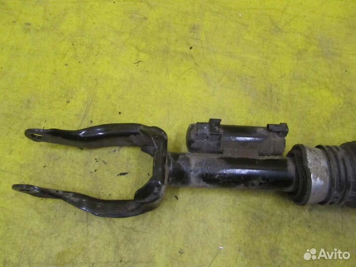 Стойка пневматическая передняя левая Mercedes ML G