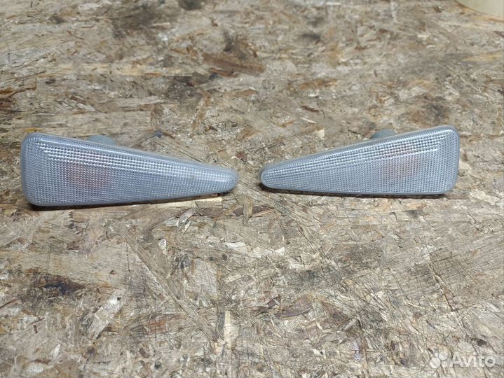 Повторитель поворота Renault sandero 1 2012