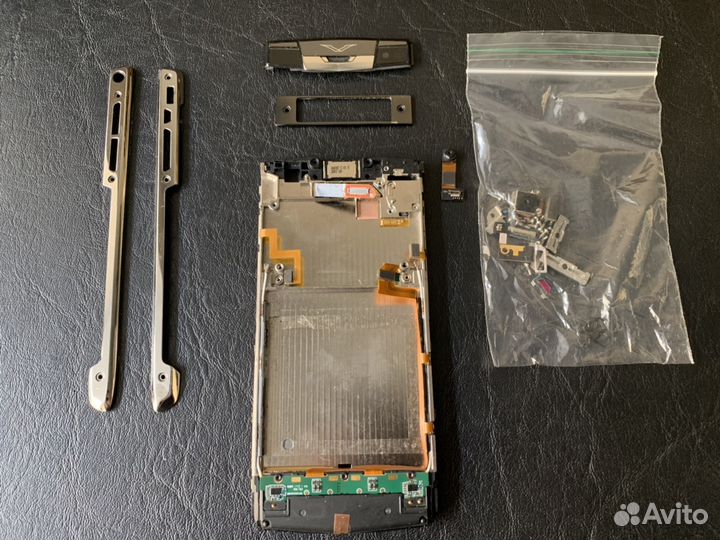 Vertu Signature Touch 2014 Разбор