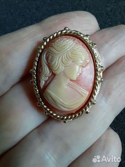 Винтажная брошь камея грация от Sarah coventry