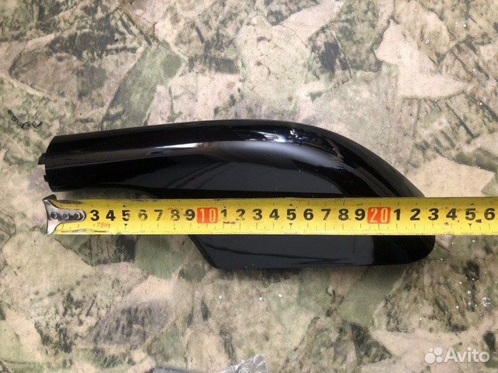 Крышка рейлинга задняя левая Toyota Land Cruiser