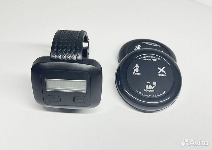 Часы и кнопки вызова официанта в ассортименте