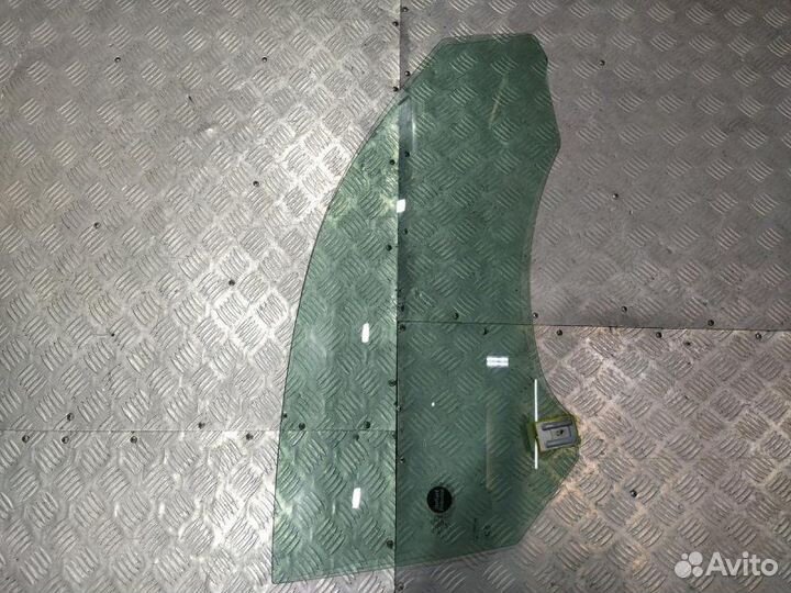 Стекло двери правое Mercedes-Benz C 200 W205