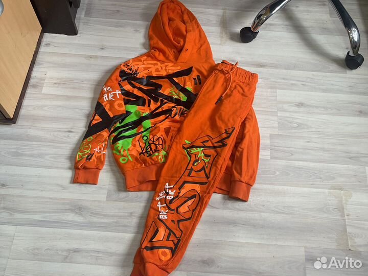 Спортивный костюм