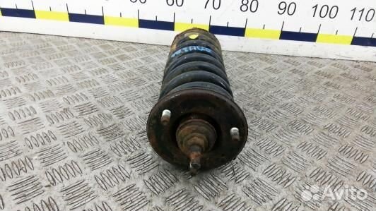 Стойка передняя правая nissan navara D40 (80U03N50