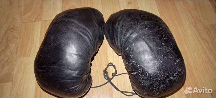 Боксерские перчатки