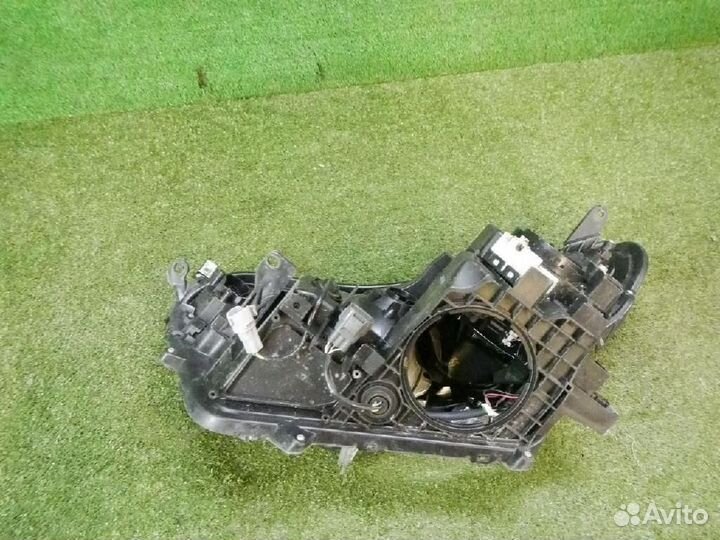 Фара правая Toyota RAV4