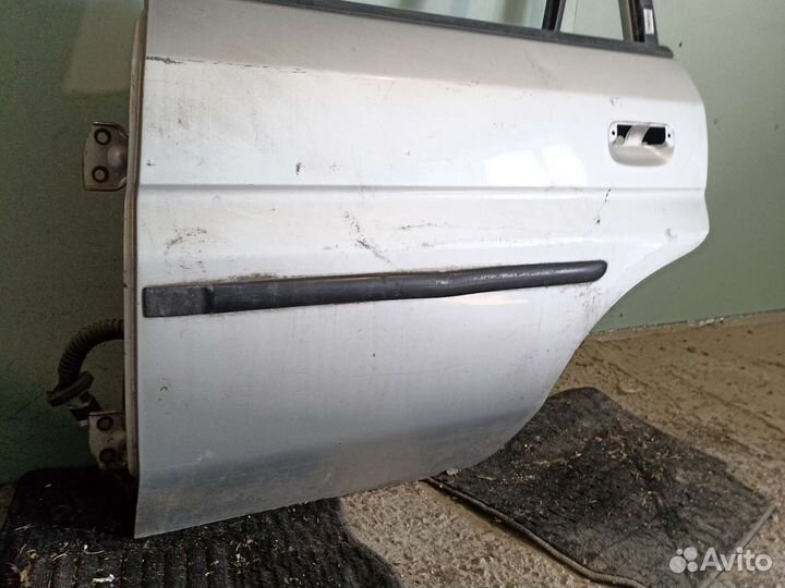 Дверь задняя левая Mazda Demio DW3W 1998