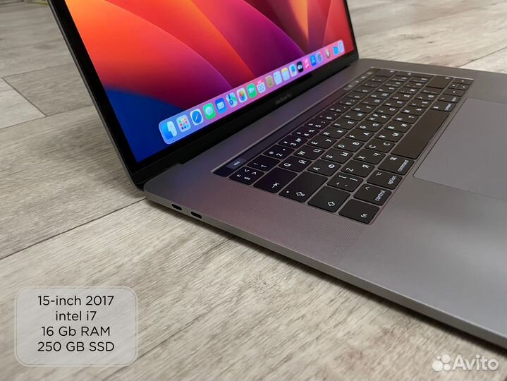 Apple MacBook Pro 15 gb16/250 2017