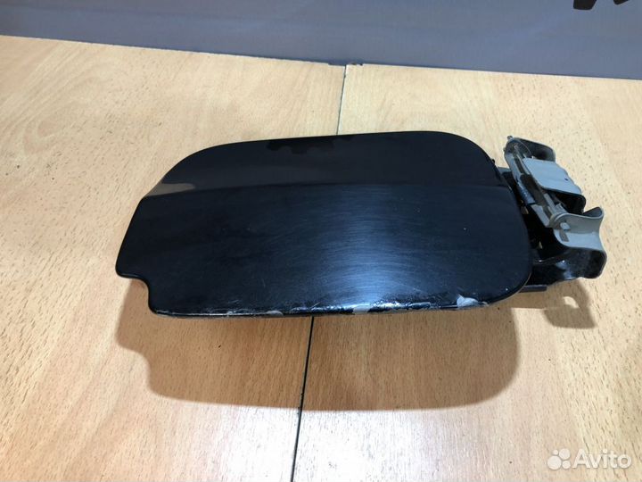 Лючок бензобака Renault Duster I (2010—2015)