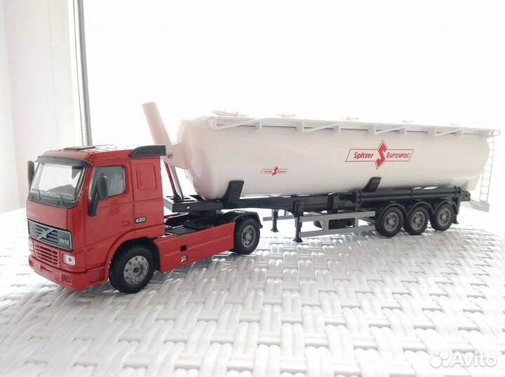 Volvo FH12 + полуприцеп (Joal, 1:50)