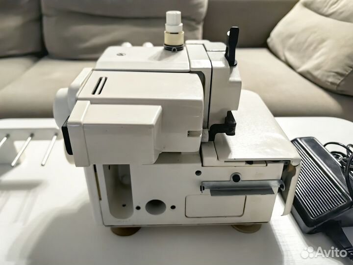 Оверлок Агат 54D-5