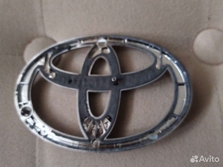 Эмблема toyota