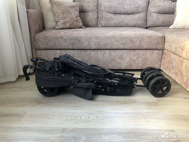 Прогулочная коляска трость новая