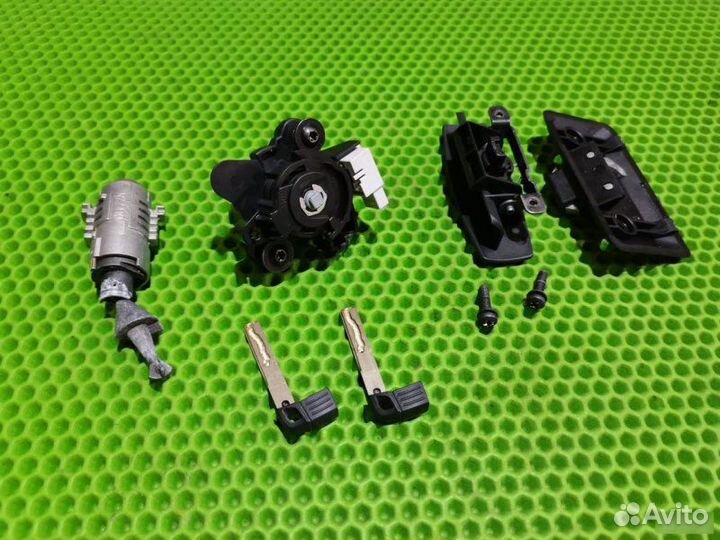 Личинка в дверь Bmw 5 E60