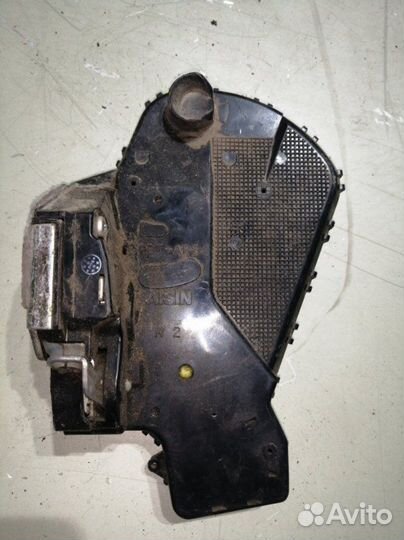 Замок двери Toyota Rav4