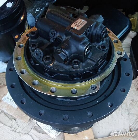 Редуктор хода Hitachi ZX 200-3 с мотором-233