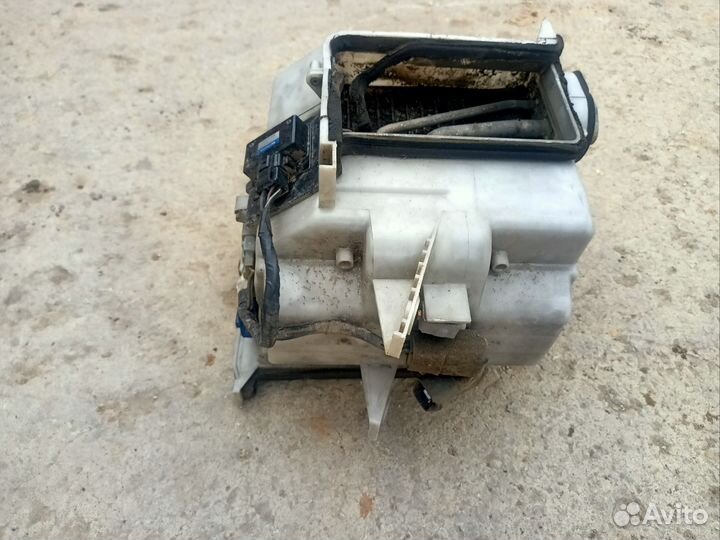 Корпус отопителя Mitsubishi Pajero II 2.5 1992