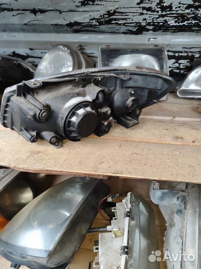 Передняя правая фара Kia Cerato