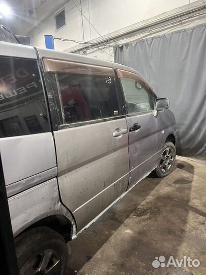 Nissan Serena 2.5 AT, 2000, 150 000 км