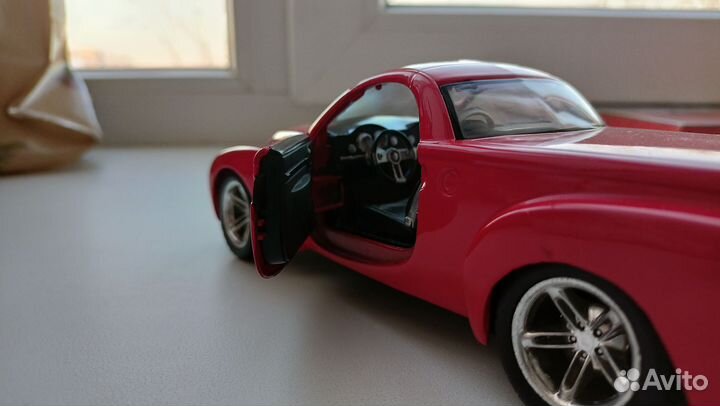 Модель автомобиля Maisto Chevrolet SSR Concept