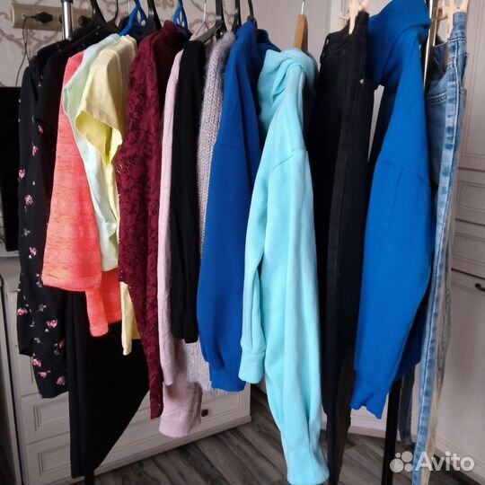 Вещи пакетом 44р