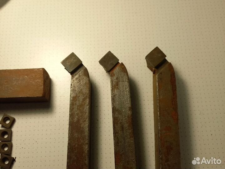 Резцы токарные