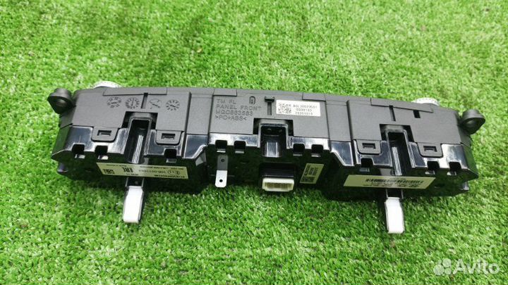 Блок кнопок Hyundai Santa Fe (Tm) TM G4KM 2020