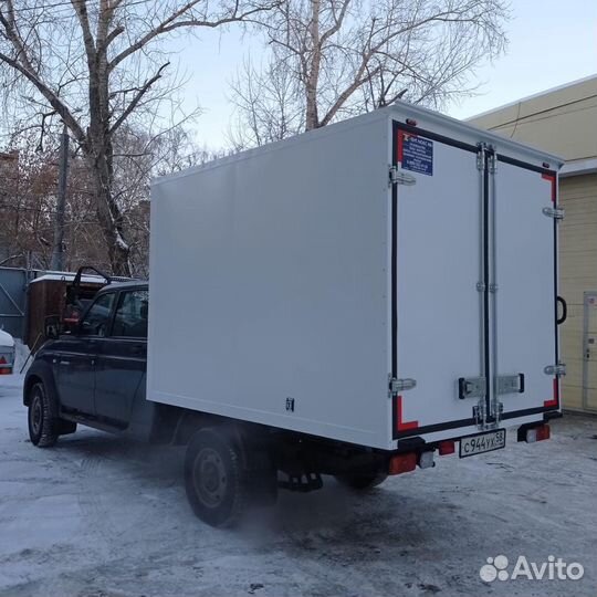Изотермический и промтоварный фургон