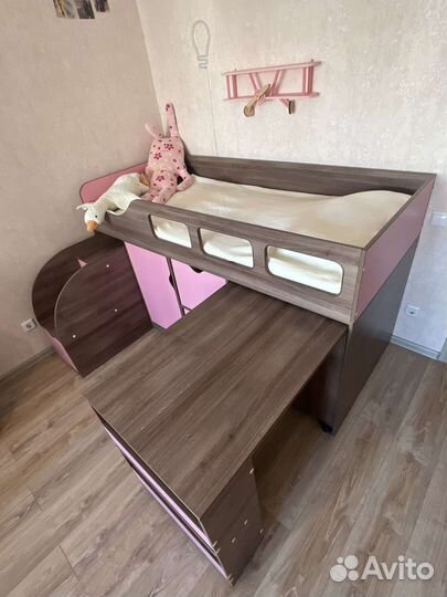 Кровать- чердак для девочки б/ у