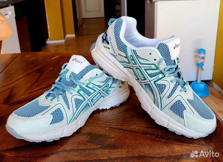 Кроссовки новые Asics Gel-kahana