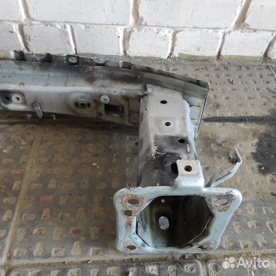 Усилитель переднего бампера Ford Focus 2