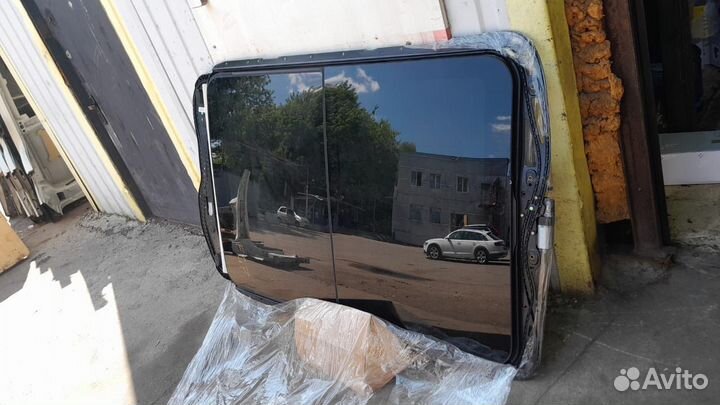 Стекла панорамной крыши Touareg NF