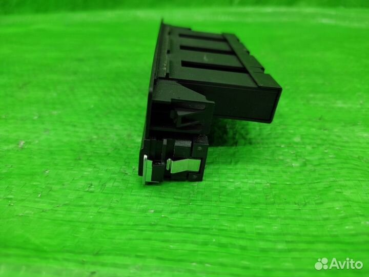 Кнопка антипробуксовочной системы VW Tiguan 07-16