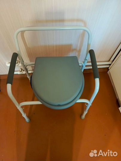 Санитарный стул туалет