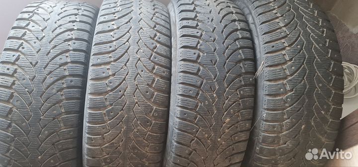 Pirelli Formula Ice 215/65 R16 98
