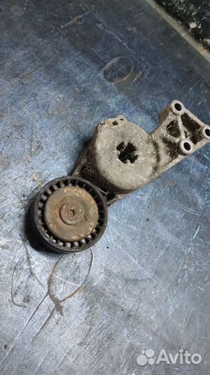 Натяжной ролик Volkswagen Golf 5