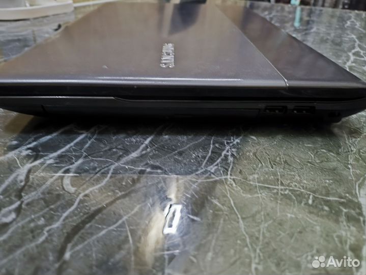 Ноутбук samsung np300e5c