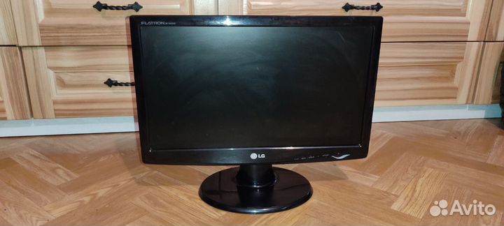 Продам монитор LG w1943
