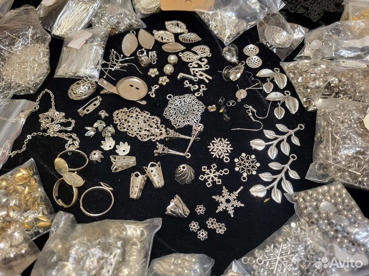 Все для рукоделия бусины фурнитура стразы и т д